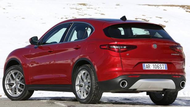 STELVIO: El primer SUV de Alfa Romeo no abandona el estilo deportivo 6 Stelvio: El primer SUV de Alfa Romeo no abandona el estilo deportivo