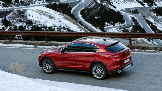 STELVIO: El primer SUV de Alfa Romeo no abandona el estilo deportivo 1 Stelvio: El primer SUV de Alfa Romeo no abandona el estilo deportivo